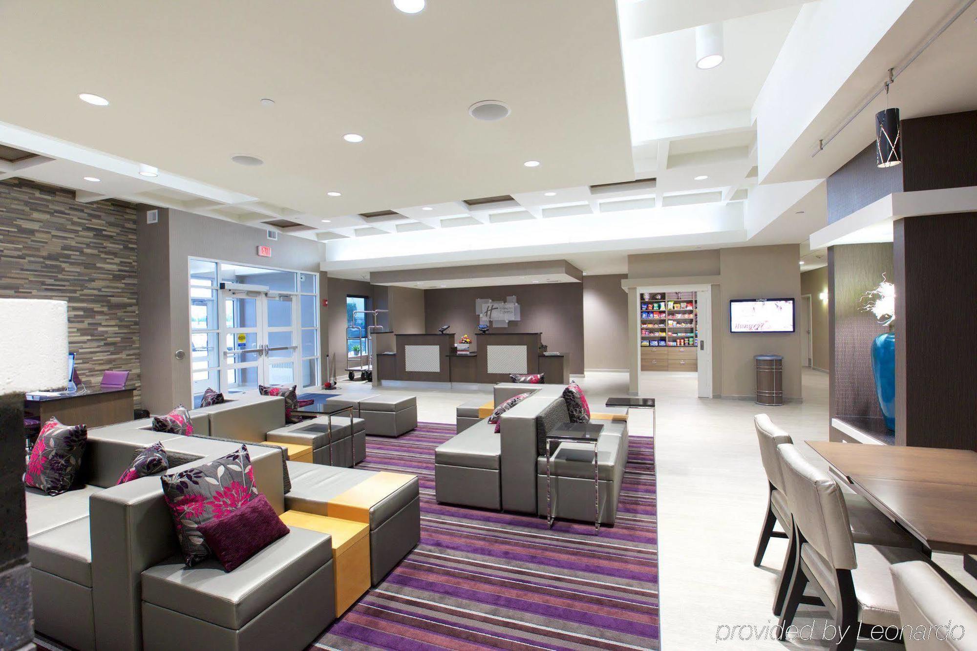 Holiday Inn Express Fargo Sw I94 Medical Center, An Ihg Hotel Exterior photo